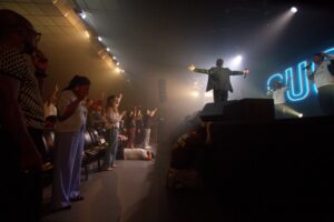 Novos Começos. Evangelho. Igreja. Fé. Cristo. Deus. Culto. Encontro. Presença. Espírito Santo. Transformação. Cabo Frio. Pastor Alex Souza.