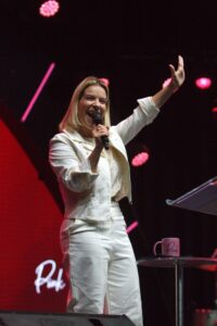 Novos Começos. Evangelho. Igreja. Fé. Cristo. Deus. Culto. Encontro. Presença. Espírito Santo. Transformação. Niterói. Pastora Mariana Valadão.
