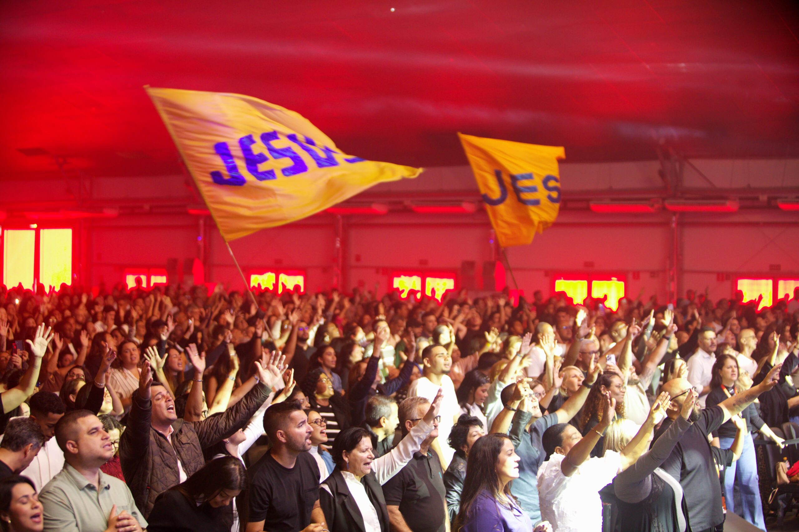 Novos Começos. Evangelho. Igreja. Fé. Cristo. Deus. Culto. Encontro. Presença. Espírito Santo. Transformação. Niterói. Pastor Felippe Valladão.