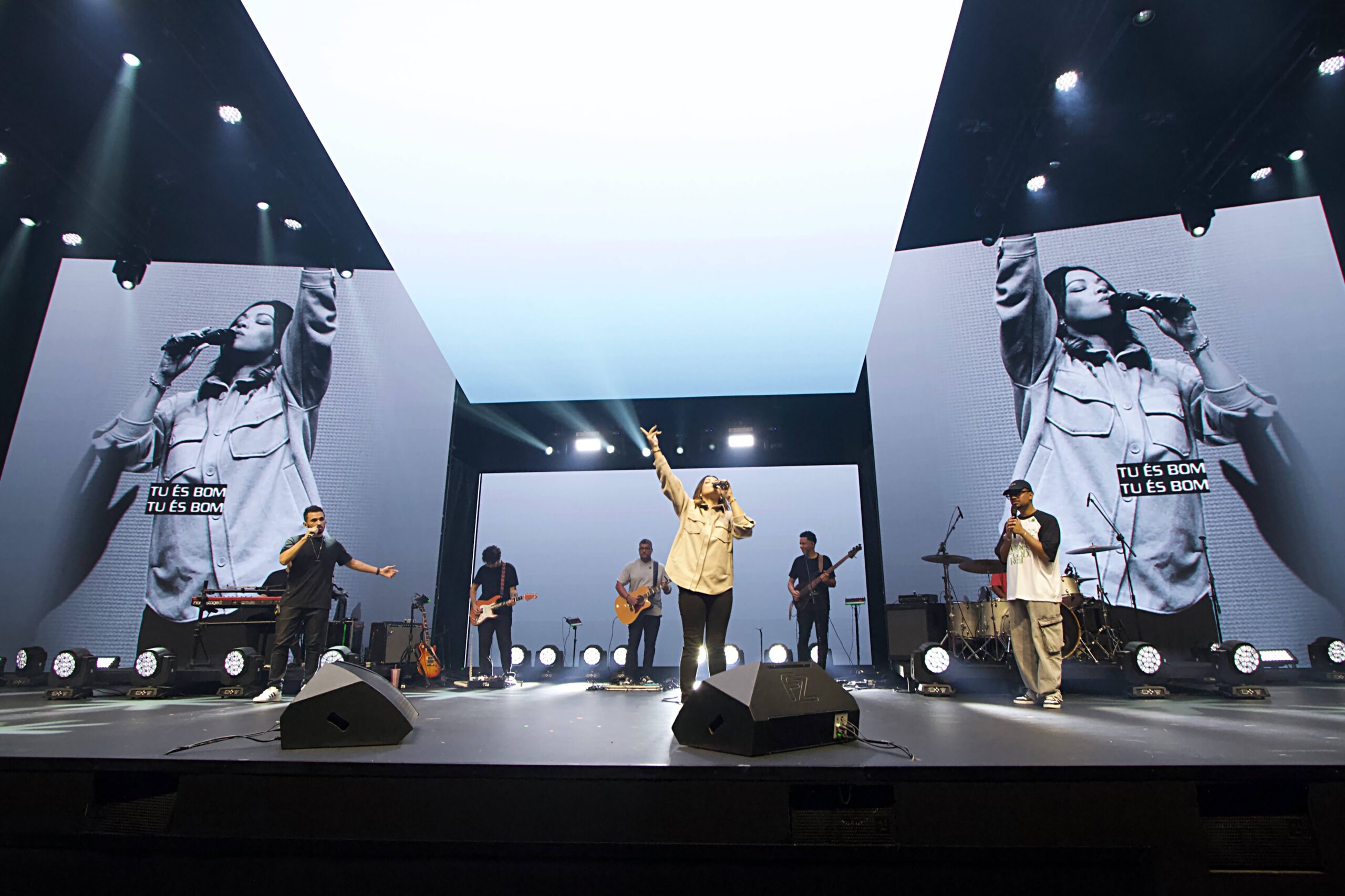 Novos Começos. Evangelho. Igreja. Fé. Cristo. Deus. Culto. Encontro. Presença. Espírito Santo. Transformação. Niterói. Pastor Felippe Valladão.