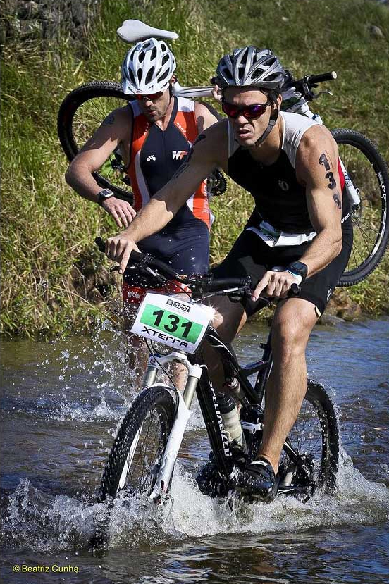 Xterra. Triatlon. Competição. Natação. Corrida. Ciclismo.