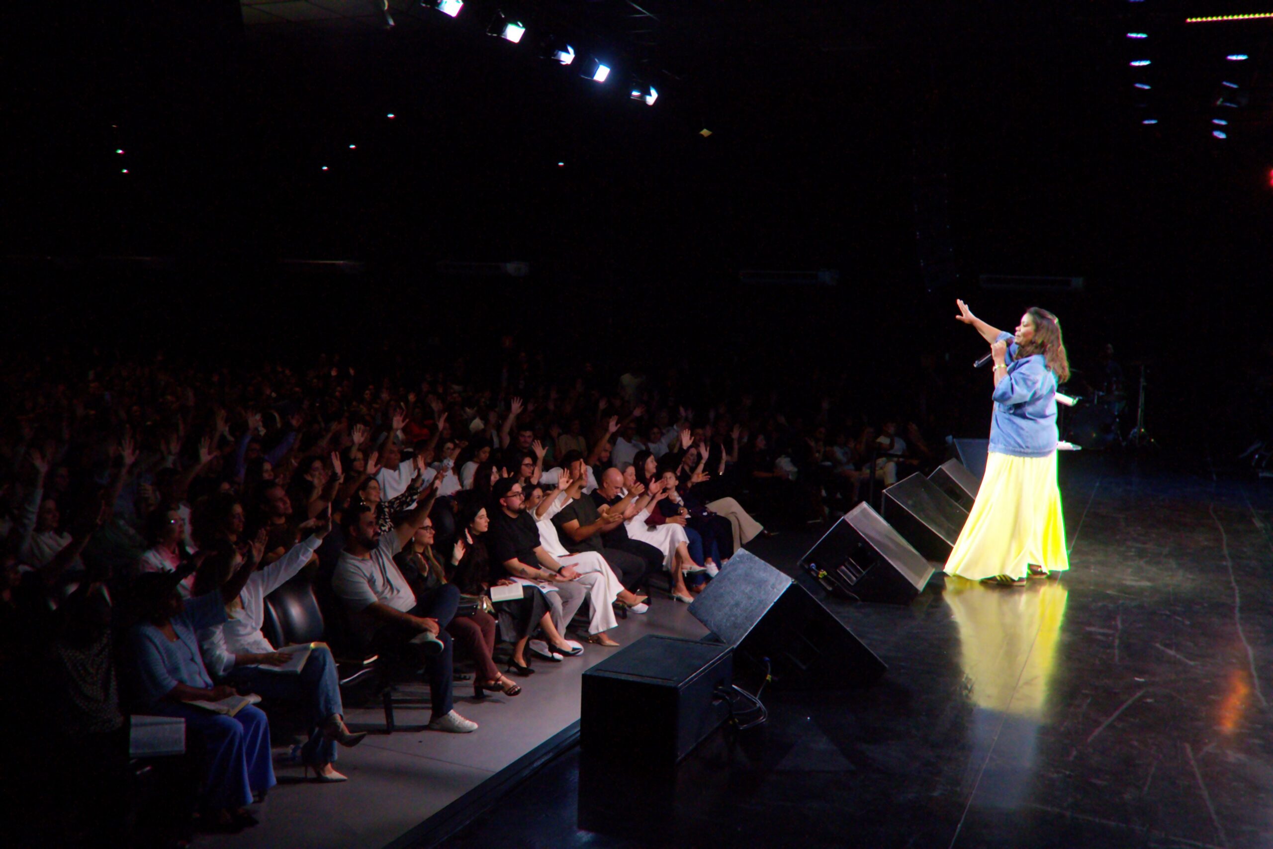 Novos Começos. Evangelho. Igreja. Fé. Cristo. Deus. Culto. Encontro. Presença. Espírito Santo. Transformação. Cabo Frio. Pastora Raquel Lima.