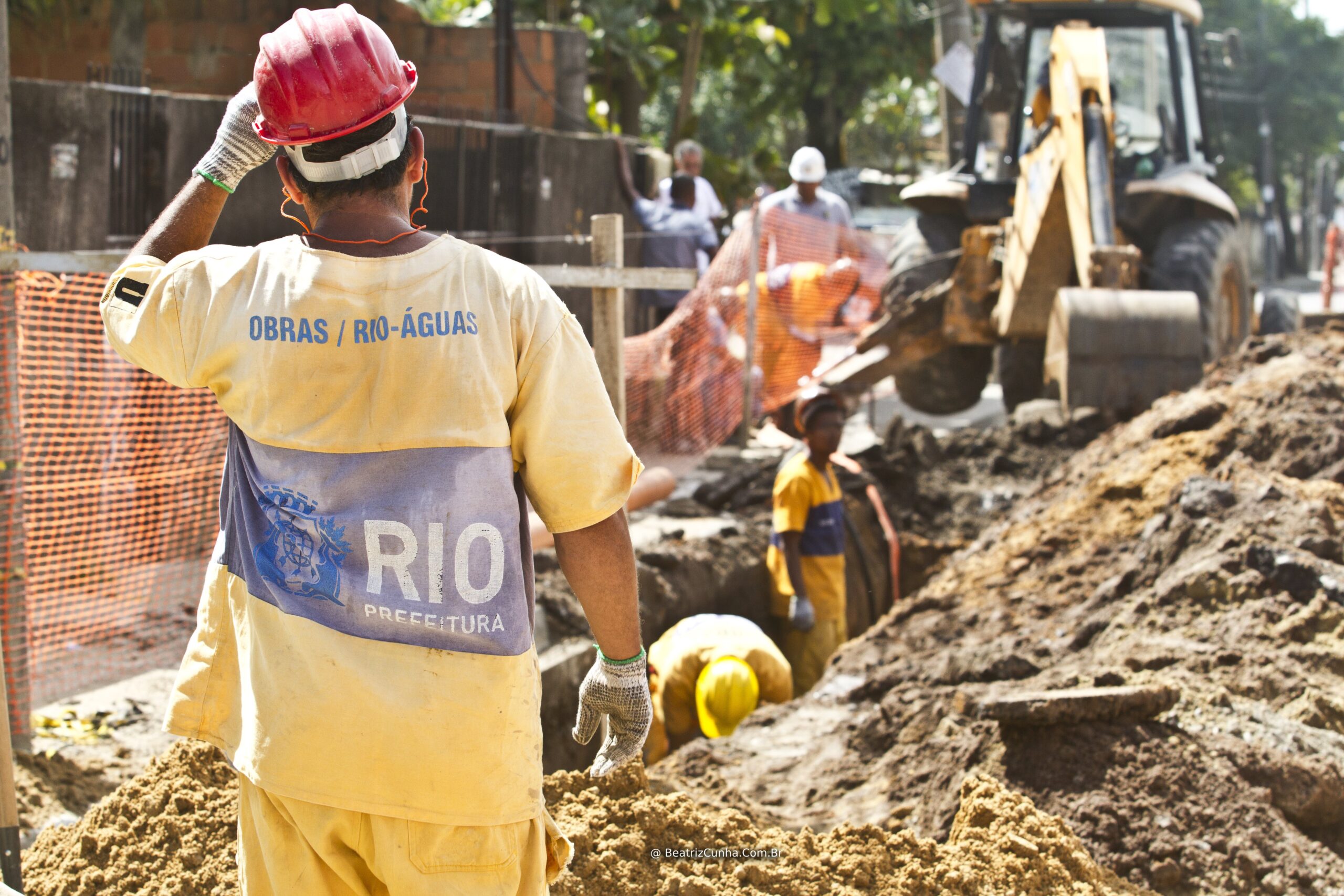 Fotojornalismo. Rio de Janeiro. Obras. CEDAE. Manutenção. Esgoto. Água. Encanamento.