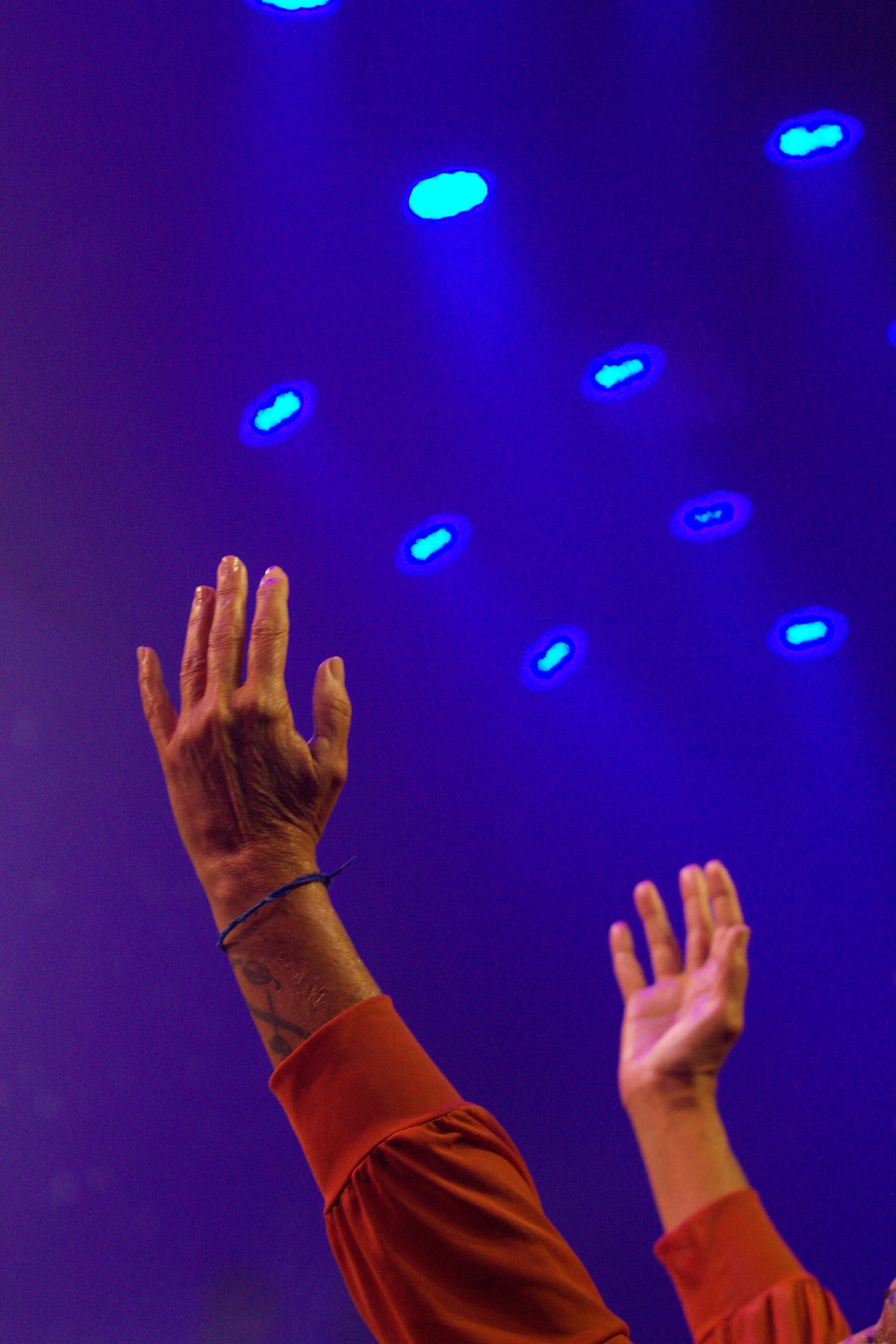 Novos Começos. Evangelho. Igreja. Fé. Cristo. Deus. Culto. Encontro. Presença. Espírito Santo. Transformação. Cabo Frio. Pastor Alex Souza.