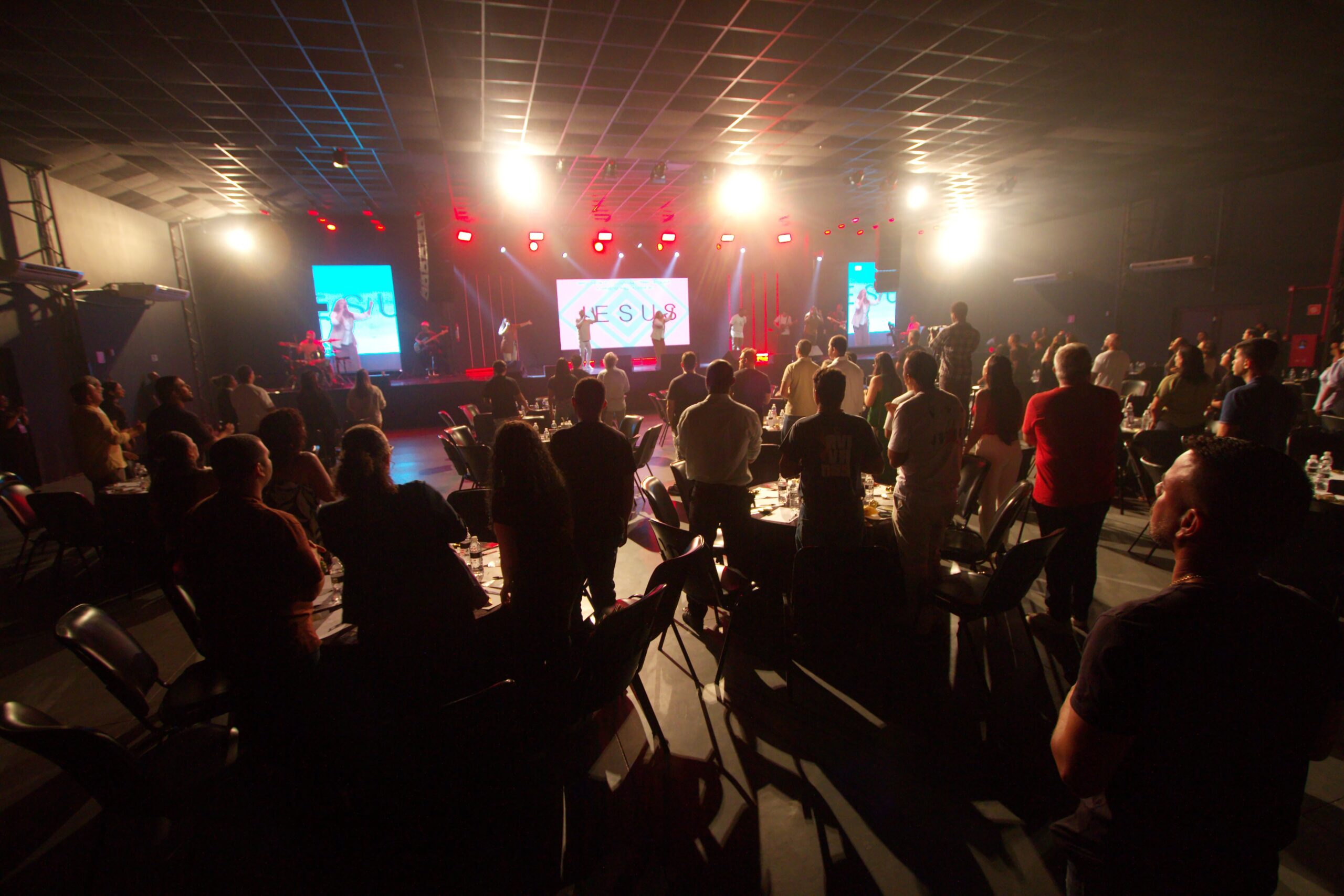 Novos Começos. Evangelho. Igreja. Fé. Cristo. Deus. Culto. Encontro. Presença. Espírito Santo. Transformação. Cabo Frio. Pastor Alex Souza. BOSS. Ministério Boss. Empreendedores. Empresários. Negócios.
