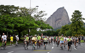Ciclismo. Esporte. Orla. Aterro do Flamengo. Rio de Janeiro. Pão de Açúcar. Bicicleta.