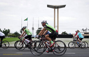Ciclismo. Esporte. Orla. Aterro do Flamengo. Rio de Janeiro. Pão de Açúcar. Bicicleta.