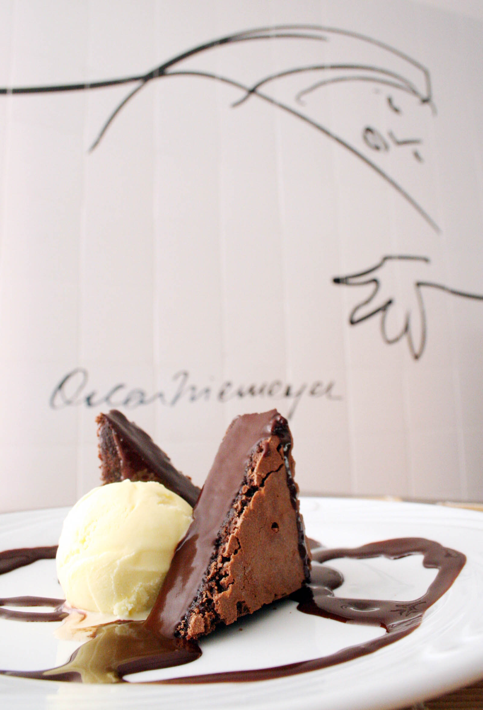 Gastronomia. Restaurante Olimpo. Estação Barcas Charitas São Francisco. Niterói. Rio de Janeiro.