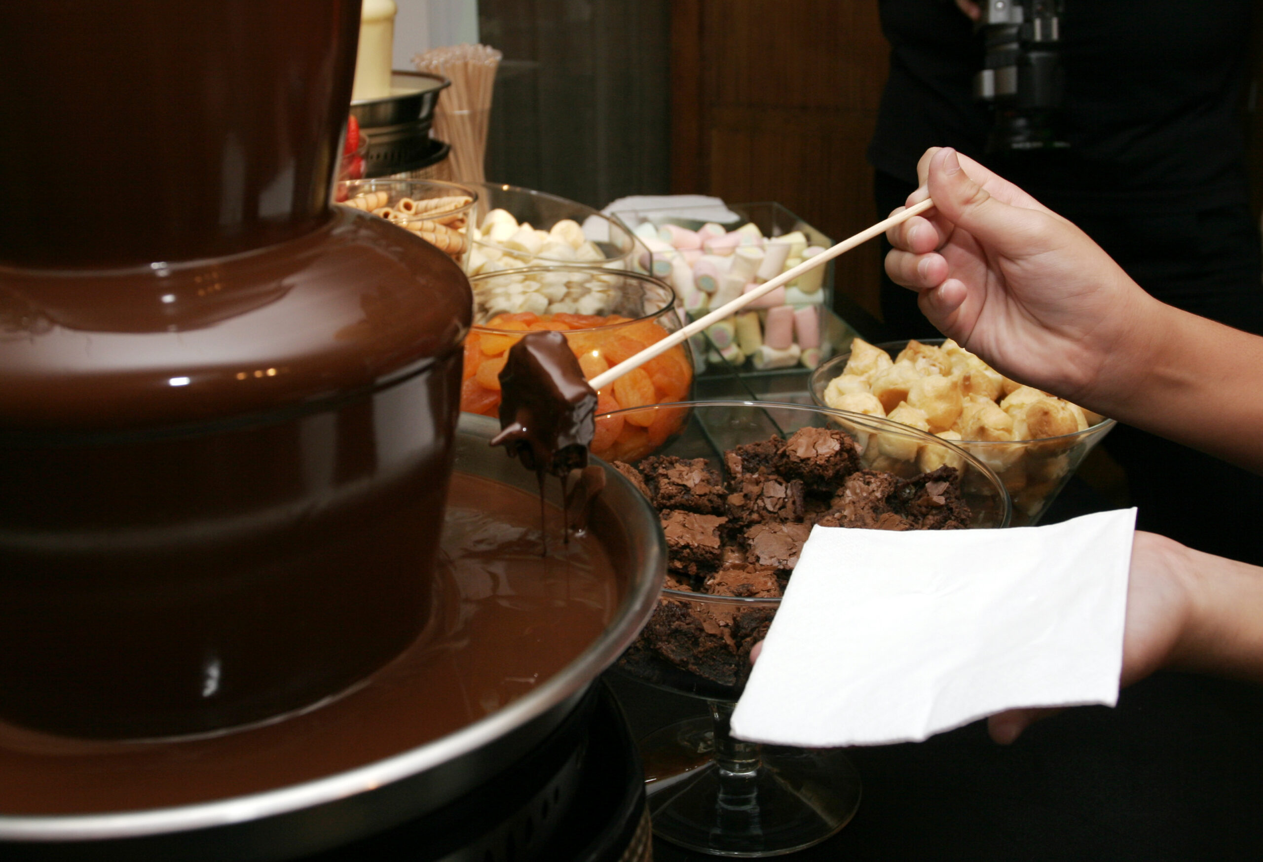Gastronomia. Restaurante. Food. Comida. Chef. Chefe de Cozinha. Sabor. Chocolate. Torre de Chocolate. Degustação. Petisco.